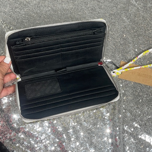 SOLD Steve Madden Speedy Duffle Set - Picture 4 of 6